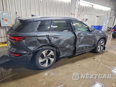 Trzecie zdjęcie samochodu z tyłu: 2025 AUDI Q6 E-TRON PRESTIGE VIN:WA134BGF5SA014961 - miniatura