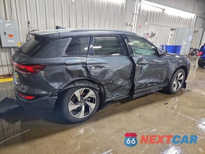 Trzecie zdjęcie samochodu z tyłu: 2025 AUDI Q6 E-TRON PRESTIGE VIN:WA134BGF5SA014961 - miniatura