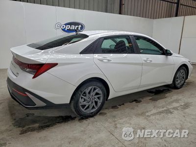 Trzecie zdjęcie samochodu z tyłu: 2026 HYUNDAI ELANTRA BLUE VIN:KMHLM4DJ7TU184177 - miniatura