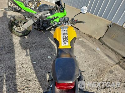 Zdjęcie 6 z 9 samochodu: 2003 DUCATI M600 VIN:ZDM1RA2K13B024822 - miniatura