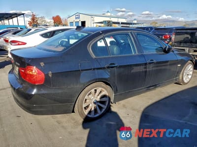 Trzecie zdjęcie samochodu z tyłu: 2011 BMW 328 I SULEV VIN:WBAPH5C59BA447447 - miniatura
