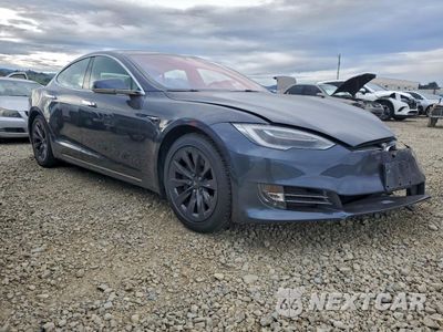 Czwarte zdjęcie samochodu z boku: 2018 TESLA MODEL S VIN:5YJSA1E22JF246279 - miniatura
