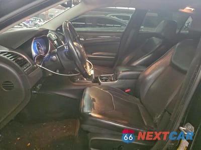 Zdjęcie 7 z 11 samochodu: 2015 CHRYSLER 300C VIN:2C3CCAKG9FH782053 - miniatura