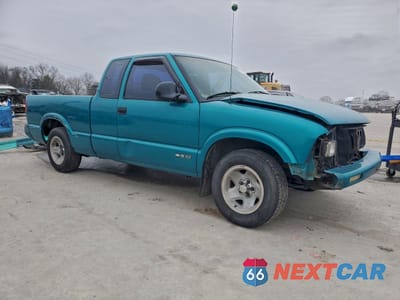 Czwarte zdjęcie samochodu z boku: 1996 CHEVROLET S TRUCK S10 VIN:1GCCS1945T8220162 - miniatura