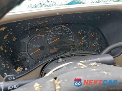 Zdjęcie 9 z 11 samochodu: 2004 CHEVROLET SILVERADO K2500 HEAVY DUTY VIN:1GCHK232X4F179527 - miniatura