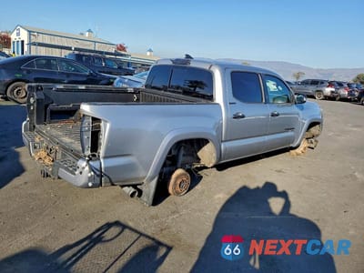 Trzecie zdjęcie samochodu z tyłu: 2017 TOYOTA TACOMA LIMITED VIN:3TMEZ5CN2HM037186 - miniatura