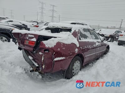 Trzecie zdjęcie samochodu z tyłu: 1998 TOYOTA CAMRY LE VIN:4T1BG22K1WU354105 - miniatura