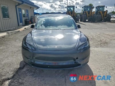 Piąte zdjęcie samochodu w środku: 2024 TESLA MODEL 3 VIN:5YJ3E1EA8RF744353 - miniatura