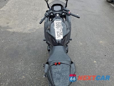 Zdjęcie 6 z 10 samochodu: 2025 KAWASAKI EX650 R VIN:ML5EXER11SDAD7704 - miniatura