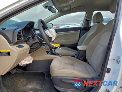 Zdjęcie 7 z 12 samochodu: 2019 HYUNDAI ELANTRA SE VIN:5NPD74LF1KH420005 - miniatura