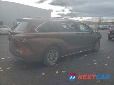 Trzecie zdjęcie samochodu z tyłu: 2023 TOYOTA SIENNA XLE VIN:5TDJSKFC3PS103772 - miniatura
