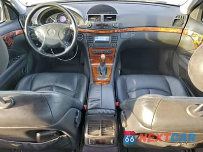 Zdjęcie 8 z 14 samochodu: 2003 MERCEDES-BENZ E 500 VIN:WDBUF70J83A197370 - miniatura