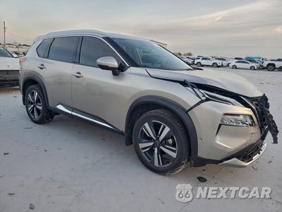 Czwarte zdjęcie samochodu z boku: 2023 NISSAN ROGUE PLATINUM VIN:JN8BT3DC3PW104614 - miniatura