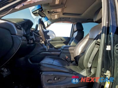 Zdjęcie 7 z 12 samochodu: 2019 CHEVROLET SUBURBAN K1500 LT VIN:1GNSKHKC8KR380901 - miniatura