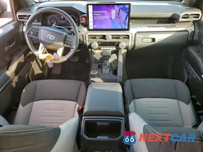 Zdjęcie 8 z 12 samochodu: 2024 TOYOTA TACOMA DOUBLE CAB VIN:3TYLB5JN0RT045887 - miniatura