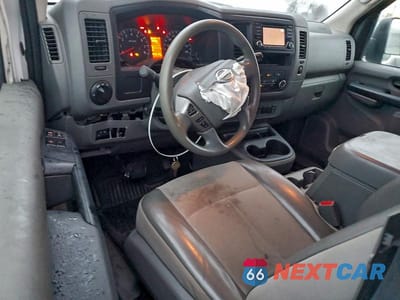 Zdjęcie 8 z 13 samochodu: 2018 NISSAN NV 1500 S VIN:1N6BF0KY9JN802820 - miniatura