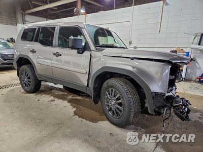 Czwarte zdjęcie samochodu z boku: 2025 TOYOTA LAND CRUISER BASE VIN:JTEABFAJ6SK027439 - miniatura