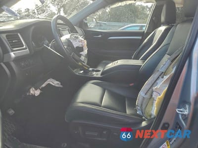 Zdjęcie 7 z 12 samochodu: 2019 TOYOTA HIGHLANDER XLE VIN:5TDKZRFH5KS305171 - miniatura