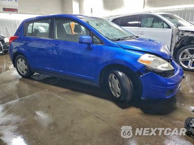 Czwarte zdjęcie samochodu z boku: 2009 NISSAN VERSA S VIN:3N1BC13E69L388836 - miniatura