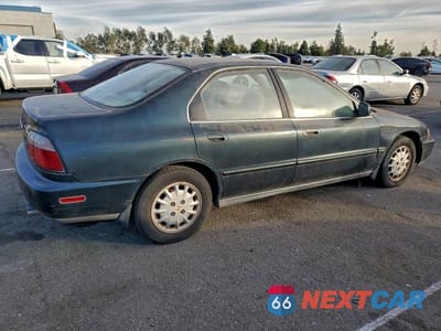 Trzecie zdjęcie samochodu z tyłu: 1996 HONDA ACCORD EX VIN:1HGCD5658TA029778 - miniatura