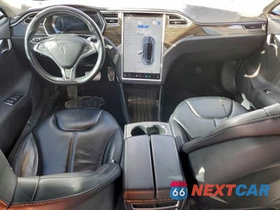 Zdjęcie 8 z 11 samochodu: 2015 TESLA MODEL S 85D VIN:5YJSA1H24FFP69371 - miniatura