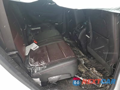 Zdjęcie 10 z 12 samochodu: 2020 CHEVROLET BLAZER RS VIN:3GNKBKRS7LS634770 - miniatura