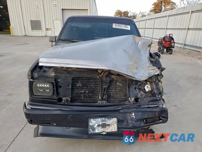 Piąte zdjęcie samochodu w środku: 1989 CHEVROLET S TRUCK S10 VIN:1GCCS14Z9K2186280 - miniatura