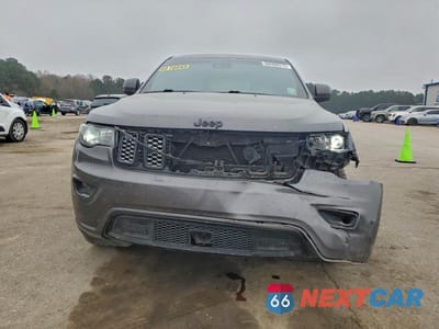 Piąte zdjęcie samochodu w środku: 2021 JEEP GRAND CHEROKEE LAREDO VIN:1C4RJEAG3MC624652 - miniatura