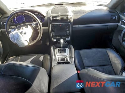 Zdjęcie 8 z 14 samochodu: 2010 PORSCHE CAYENNE GTS VIN:WP1AD2AP7ALA61408 - miniatura