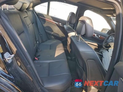 Zdjęcie 10 z 12 samochodu: 2011 MERCEDES-BENZ C 300 4MATIC VIN:WDDGF8BB4BR143922 - miniatura