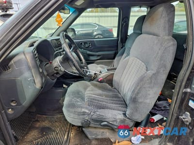 Zdjęcie 7 z 13 samochodu: 2003 GMC SONOMA VIN:1GTCS19X238241481 - miniatura