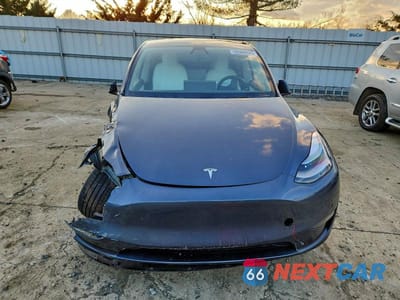 Piąte zdjęcie samochodu w środku: 2022 TESLA MODEL Y VIN:7SAYGDEF0NF441965 - miniatura