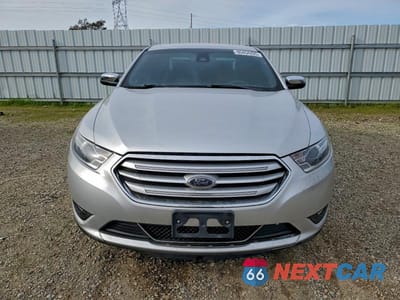 Piąte zdjęcie samochodu w środku: 2017 FORD TAURUS LIMITED VIN:1FAHP2F80HG120980 - miniatura