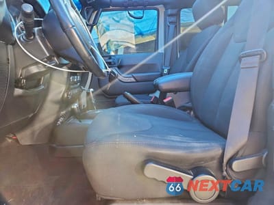 Zdjęcie 7 z 15 samochodu: 2018 JEEP WRANGLER UNLIMITED SPORT VIN:1C4BJWDG2JL805174 - miniatura