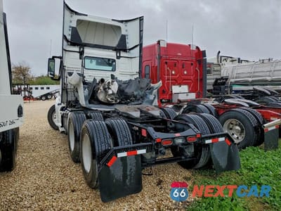Trzecie zdjęcie samochodu z tyłu: 2024 VOLVO VNL SEMI TRUCK VIN:4V4NC9EH0RN656252 - miniatura