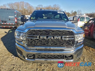 Piąte zdjęcie samochodu w środku: 2023 RAM 3500 TRADESMAN VIN:3C63RRGL8PG629204 - miniatura