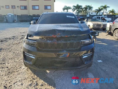 Piąte zdjęcie samochodu w środku: 2023 JEEP GRAND CHEROKEE LIMITED VIN:1C4RJGBG7PC576524 - miniatura