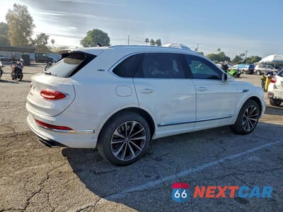 Trzecie zdjęcie samochodu z tyłu: 2022 BENTLEY BENTAYGA VIN:SJAAM2ZV5NC039838 - miniatura