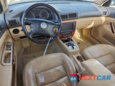 Zdjęcie 8 z 11 samochodu: 2005 VOLKSWAGEN PASSAT GLX 4MOTION VIN:WVWYU63B15E106877 - miniatura