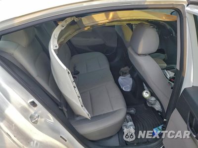Zdjęcie 10 z 12 samochodu: 2017 HYUNDAI ELANTRA SE VIN:5NPD84LF2HH036644 - miniatura
