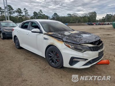 Czwarte zdjęcie samochodu z boku: 2020 KIA OPTIMA LX VIN:5XXGT4L30LG424171 - miniatura
