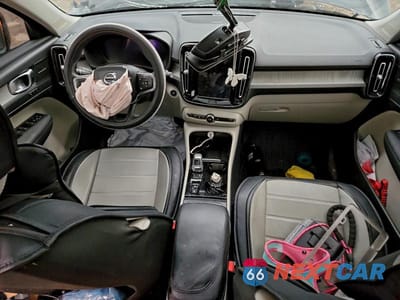 Zdjęcie 8 z 13 samochodu: 2023 VOLVO XC40 ULTIMATE VIN:YV4L12UXXP2097068 - miniatura