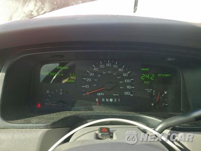 Zdjęcie 9 z 14 samochodu: 1999 LINCOLN TOWN CAR SIGNATURE VIN:1LNHM82W4XY701557 - miniatura