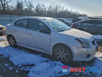 Czwarte zdjęcie samochodu z boku: 2012 NISSAN SENTRA 2.0 VIN:3N1AB6AP2CL630027 - miniatura