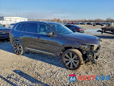 Czwarte zdjęcie samochodu z boku: 2023 VOLVO XC90 PLUS VIN:YV4H60CN5P1952812 - miniatura