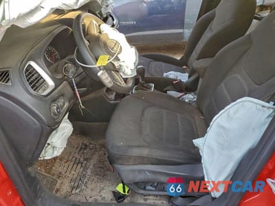 Zdjęcie 7 z 13 samochodu: 2019 JEEP RENEGADE LATITUDE VIN:ZACNJABB3KPK04454 - miniatura