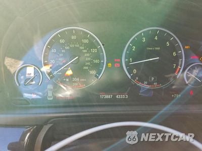 Zdjęcie 9 z 14 samochodu: 2011 BMW 550 I VIN:WBAFR9C57BDV58190 - miniatura