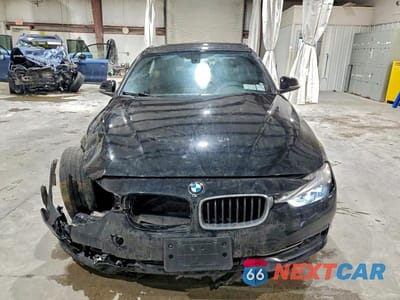 Piąte zdjęcie samochodu w środku: 2017 BMW 330 XI VIN:WBA8D9C30HA004635 - miniatura