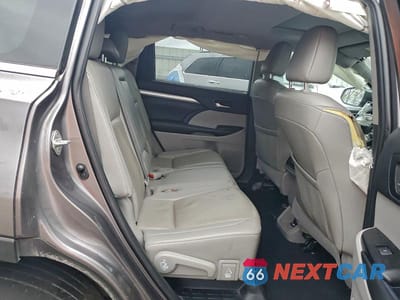 Zdjęcie 11 z 12 samochodu: 2019 TOYOTA HIGHLANDER XLE VIN:5TDJZRFH3KS589265 - miniatura