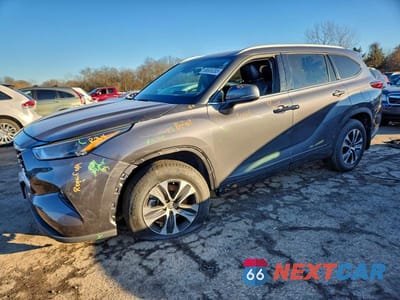 2022 TOYOTA HIGHLANDER XLE 5TDGZRBH1NS584585 - główne zdjęcie licytacji z USA - miniatura